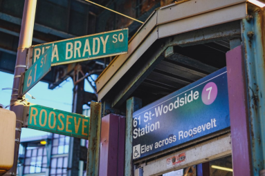 La estación de Woodside se desmorona en medio de una negligencia sin fin
