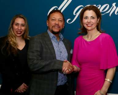 Concejal King Sweeney visita la Academia Cristiana de Freeport