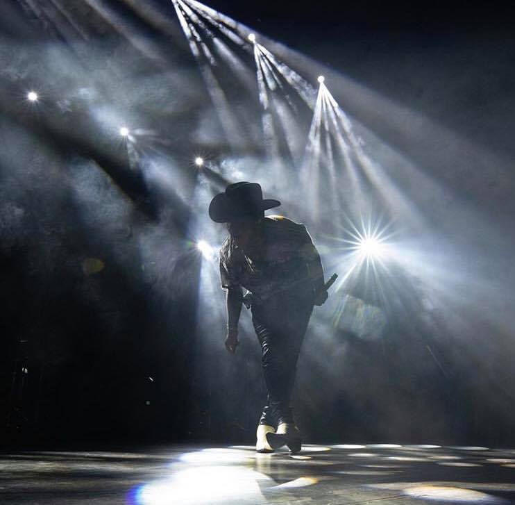 El cantante Christian Nodal inicia su gira “Ahora” con gran éxito