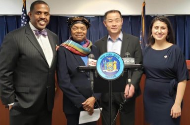 Senadores de Queens lideran esfuerzos para incrementar diversidad en las escuelas