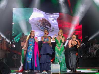 Fabulosas Pandora y Yuri en “Juntitas”