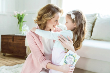 El Regalo Perfecto para Mamá 5 ideas para sorprenderla en su día