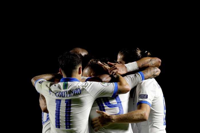 Coutinho y el VAR alivian el estreno de Brasil y frustran a Bolivia