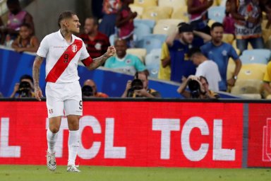 Perú remonta 3-1 a Bolivia y pone medio pie en 4tos de Copa América