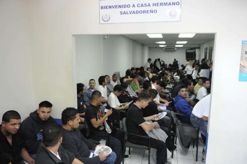 Gobierno planea una operación para deportar a más familias de indocumentados