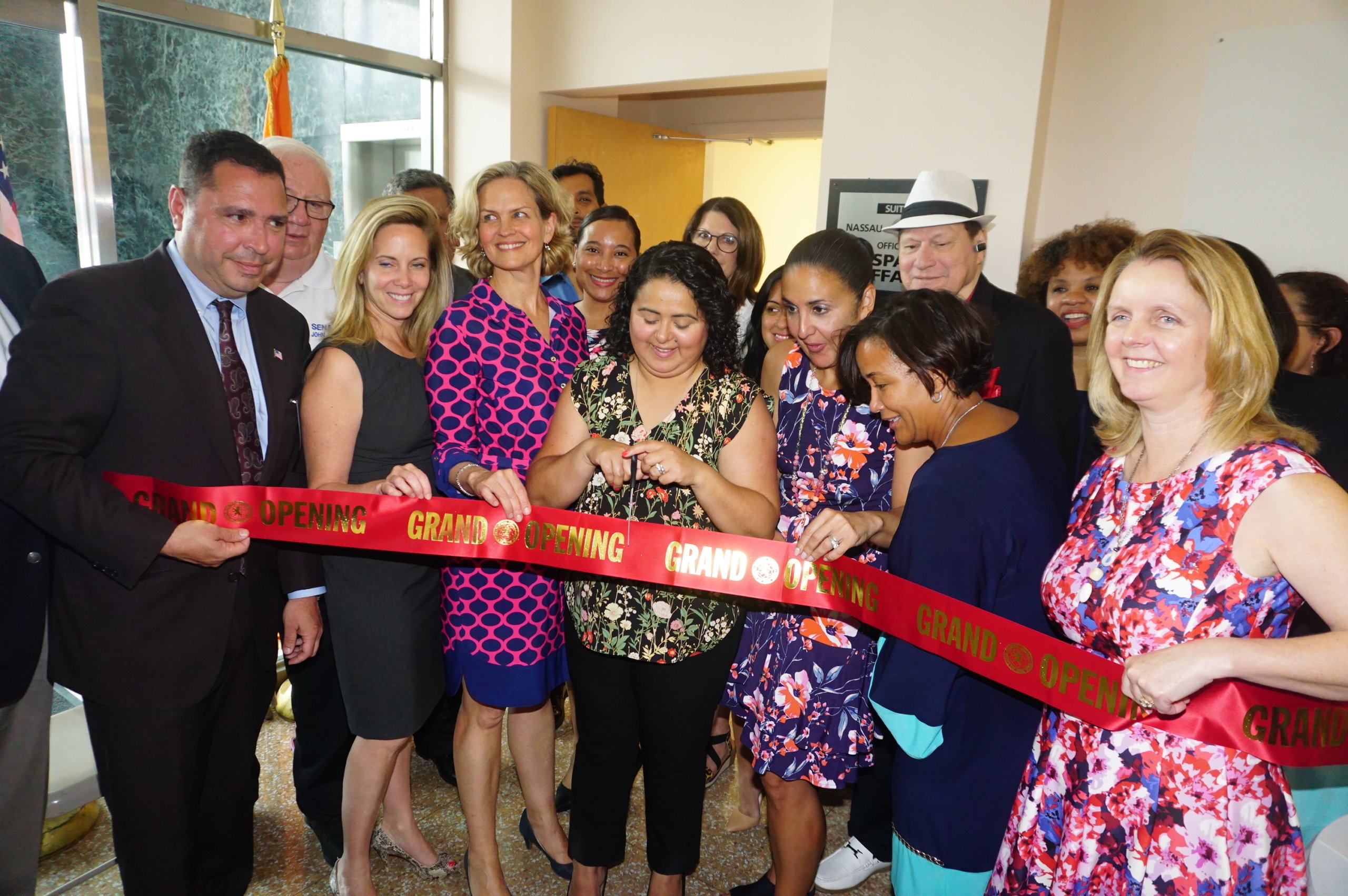 Nassau celebra apertura de la Oficina de Asuntos Hispanos en Hempstead