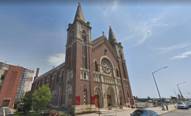 Diócesis de Brooklyn advierte sobre estafas a feligreses de parroquias de Queens