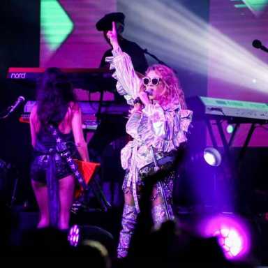 Paulina Rubio cierra el año con broche de oro con nuevo sencillo