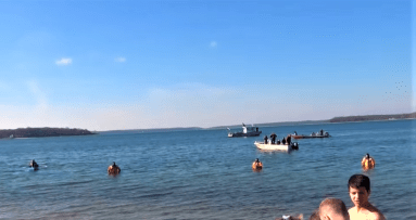 Playas en pueblos de Huntington y Brookhaven cerradas por hallazgo de bacterias