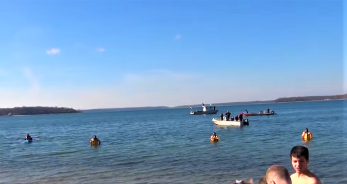 Playas en pueblos de Huntington y Brookhaven cerradas por hallazgo de bacterias