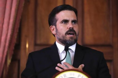 Renuncia el gobernador de Puerto Rico, Ricardo Rosselló, tras masivas protestas en su contra
