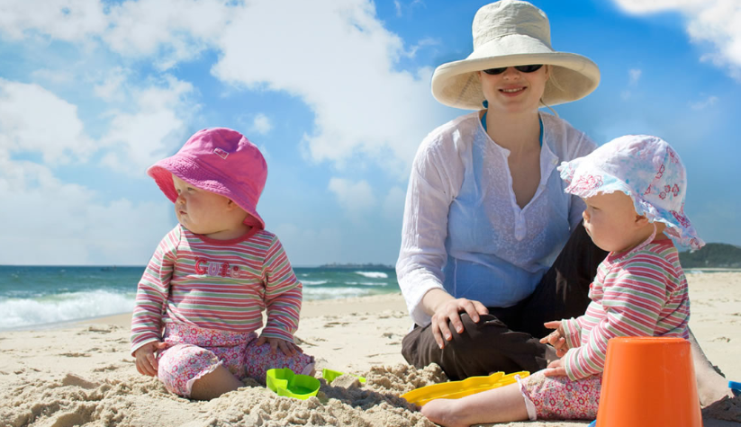 Campaña 'Verano Seguro para Niños' insta a usar protector solar