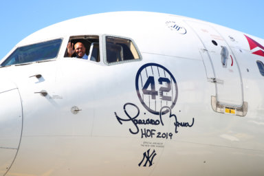 Delta rinde homenaje a Mariano Rivera, leyenda de los NY Yankees