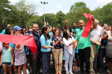 Presidente del Bronx y funcionarios electos celebraron inauguración de Camp Junior
