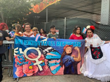Más de 500 inmigrantes trans y aliados se unieron a la marcha Trans-Latinx contra el abuso