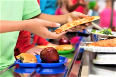 Escuelas de Brentwood ofrecen desayuno y almuerzo gratis a niños y jóvenes