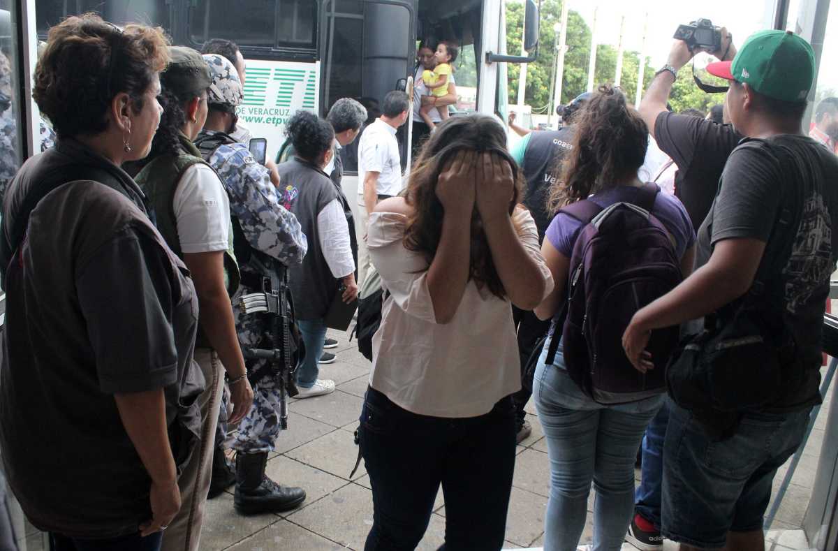 México deporta a 106 migrantes salvadoreños, la mayoría menores de edad