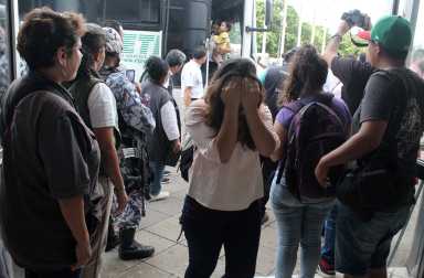 México deporta a 106 migrantes salvadoreños, la mayoría menores de edad