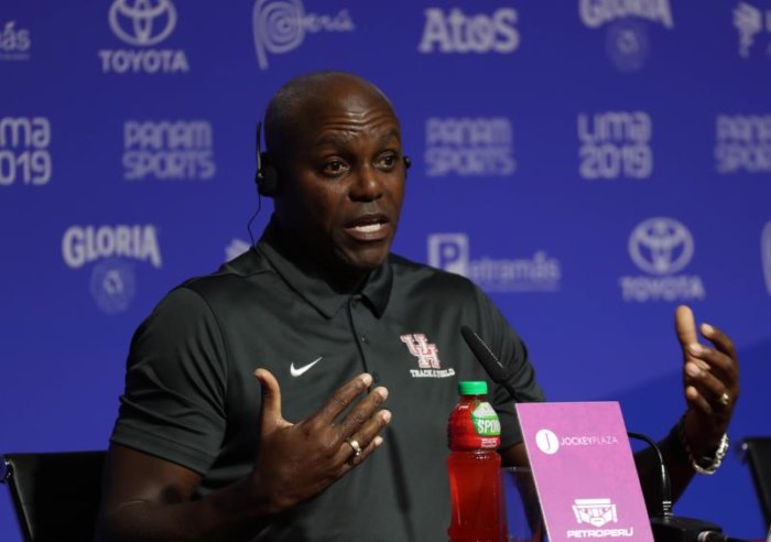 Carl Lewis llama a Trump 'misógino y racista' en su alegato por la igualdad