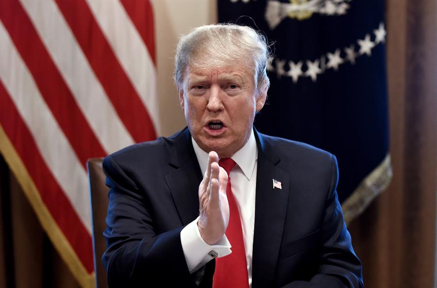 Trump considera 'seriamente' acabar con derecho a ciudadanía por nacimiento