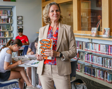 Ejecutiva del condado de Nassau anuncia un club de lectura para lectores jóvenes