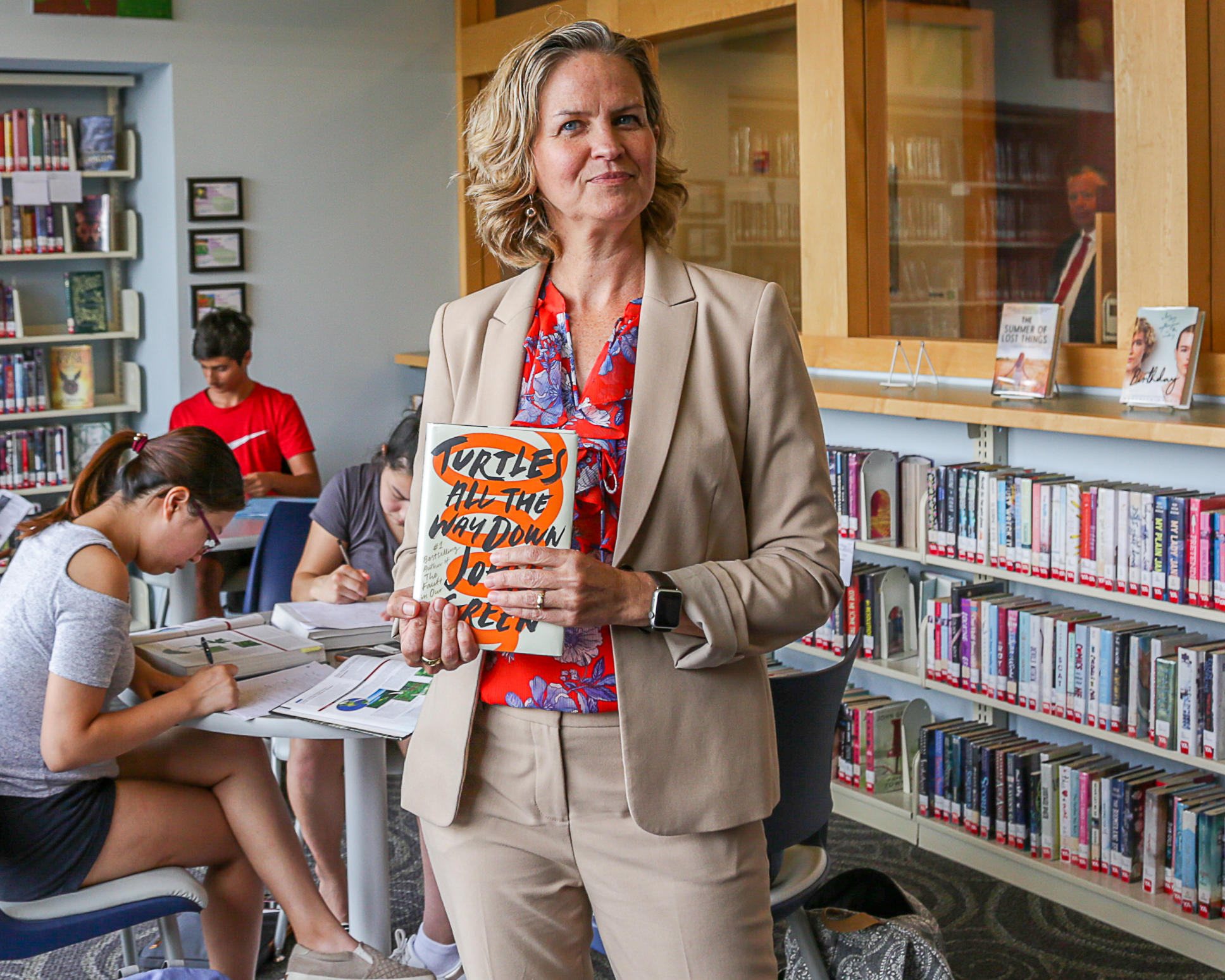 Ejecutiva del condado de Nassau anuncia club de lectura para jóvenes