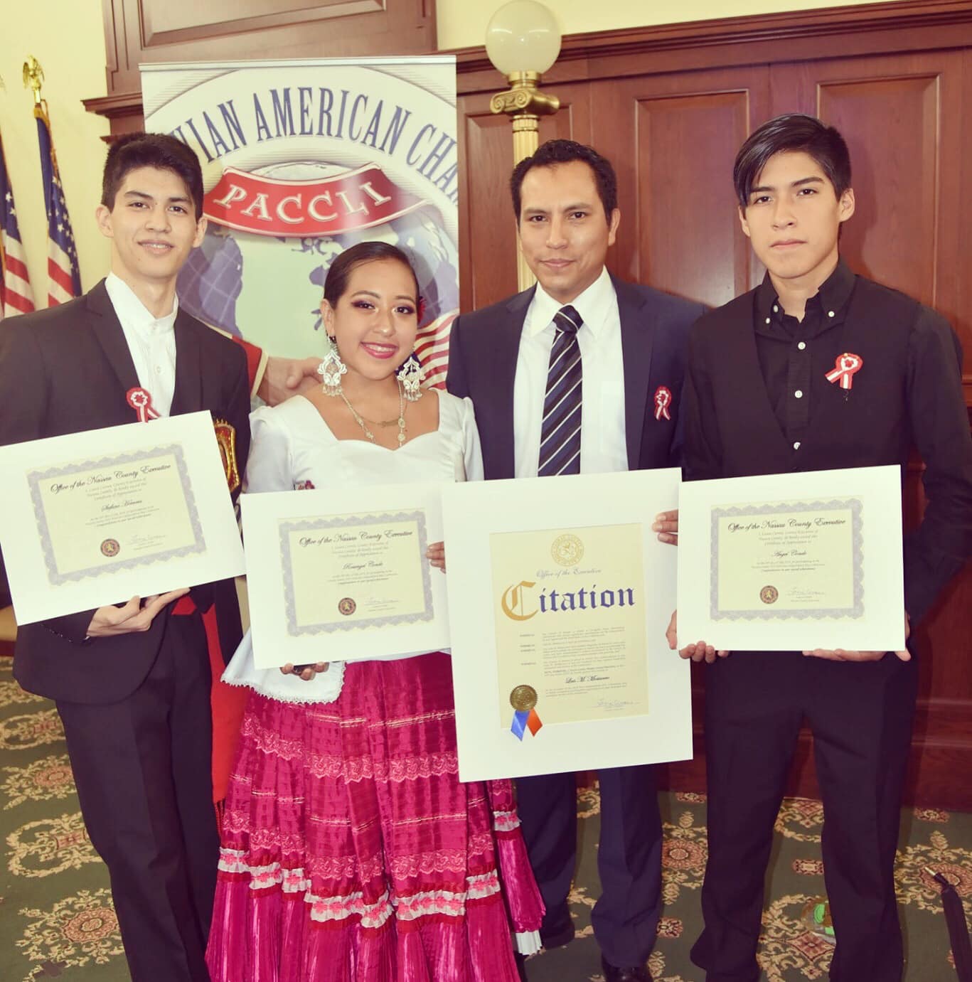 PACCLI y ejecutiva Curran reconocen a peruanos de Long Island (Fotos)