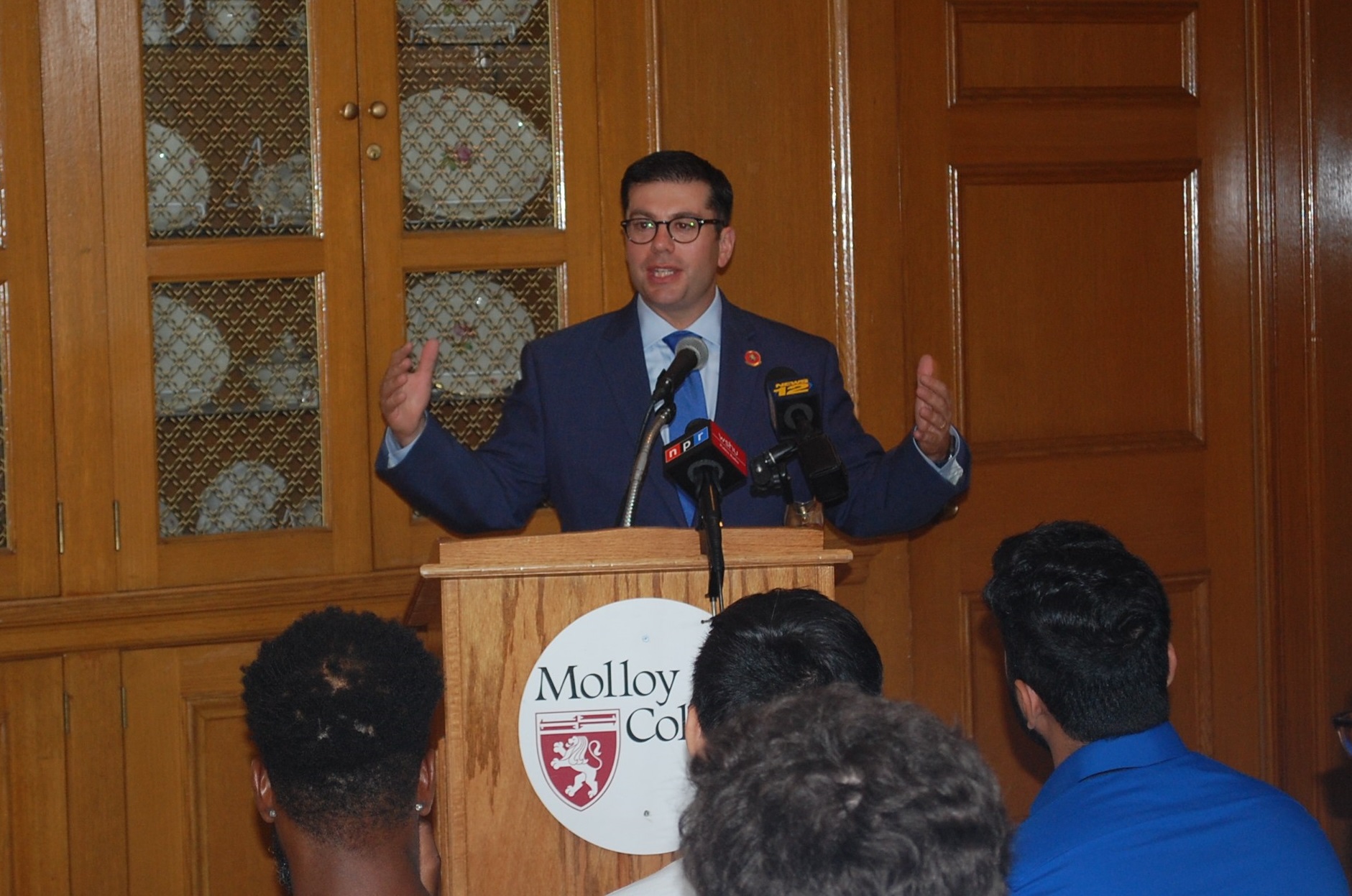 En foro Next Gen piden detener la fuga de jóvenes profesionales en Long Island
