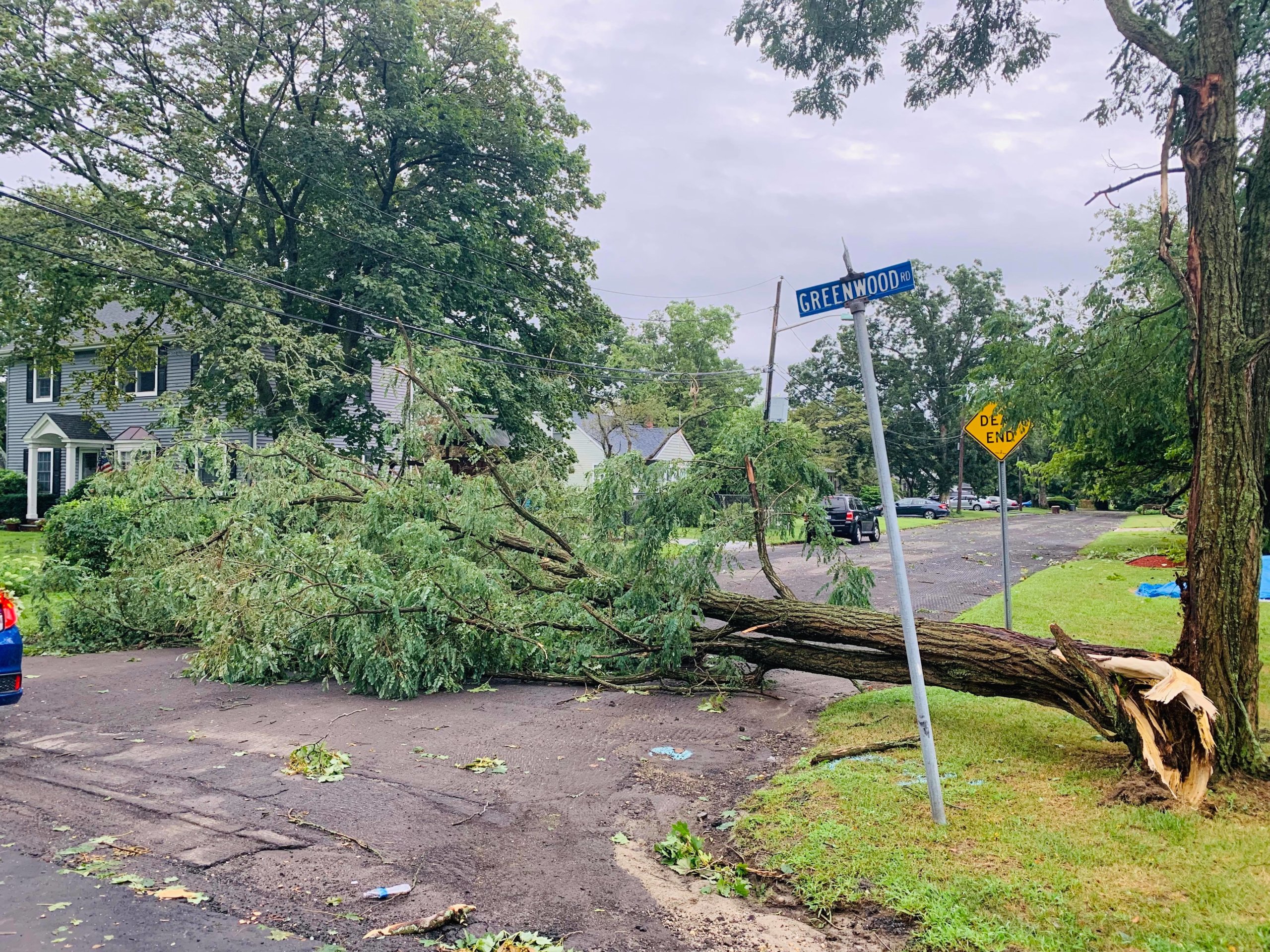 Poderosa tormenta azotó Long Island y deja inesperada destrucción