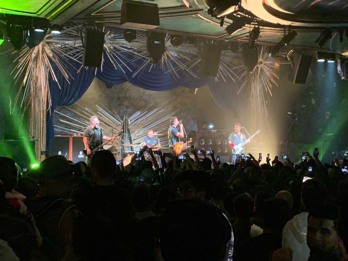 MOLOTOV no decepcionó durante su espectacular presentación en Manhattan