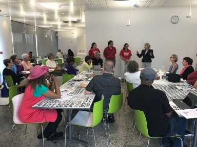 Maloney organizó junta de seguridad de armas con organización de madres