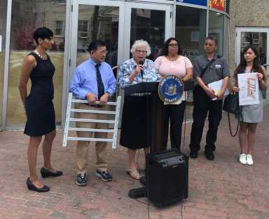 Anuncian medidas de seguridad en ventanas después de trágicos accidentes de caída de niños