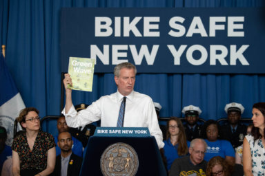 Más carriles protegidos de bicicleta en Brooklyn