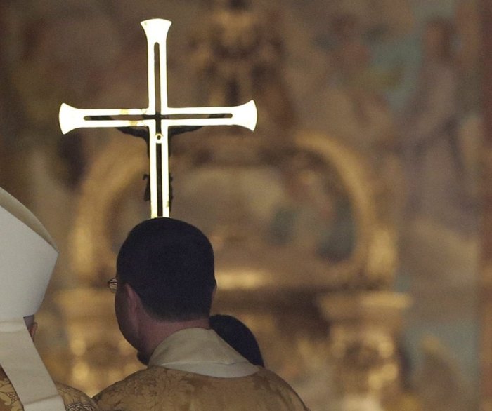 Destituyen dos sacerdotes en NY tras denuncias creíbles de abuso sexual