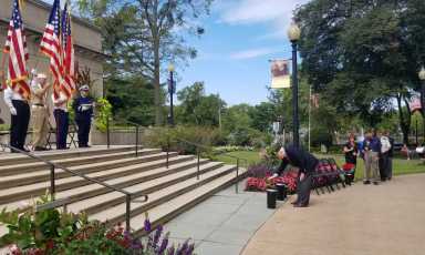 Huntington celebra servicio conmemorativo en honor al 9/11