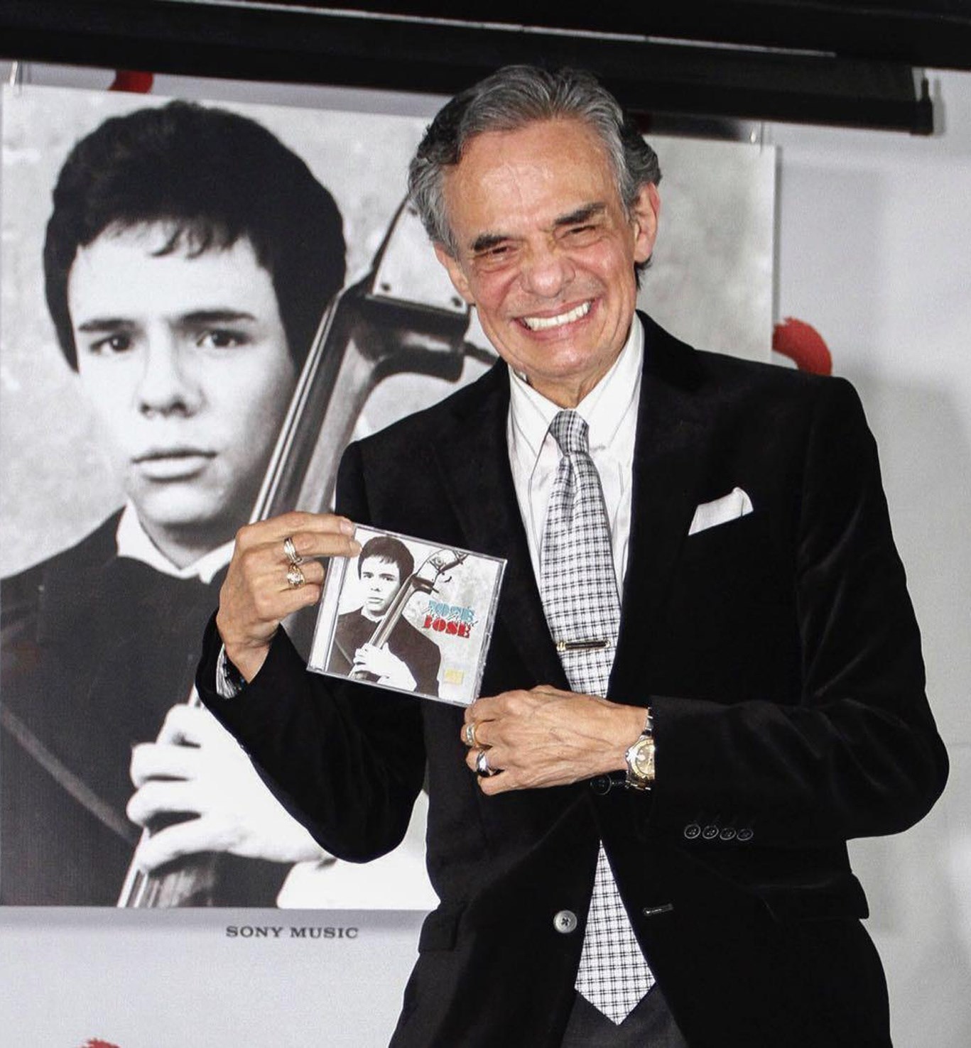 El mundo de la música hispana se despide de José José, 'El Príncipe de la canción'