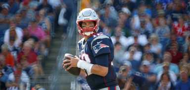 Tom Brady logra marca y los Patrios apalean a los NY Jets
