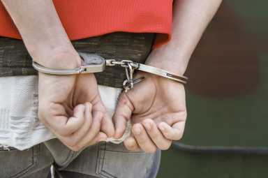 Hombre que trabaja en escuela pública y dirige compañía de danza fue arrestado por tratar de tener sexo con niño adolescente
