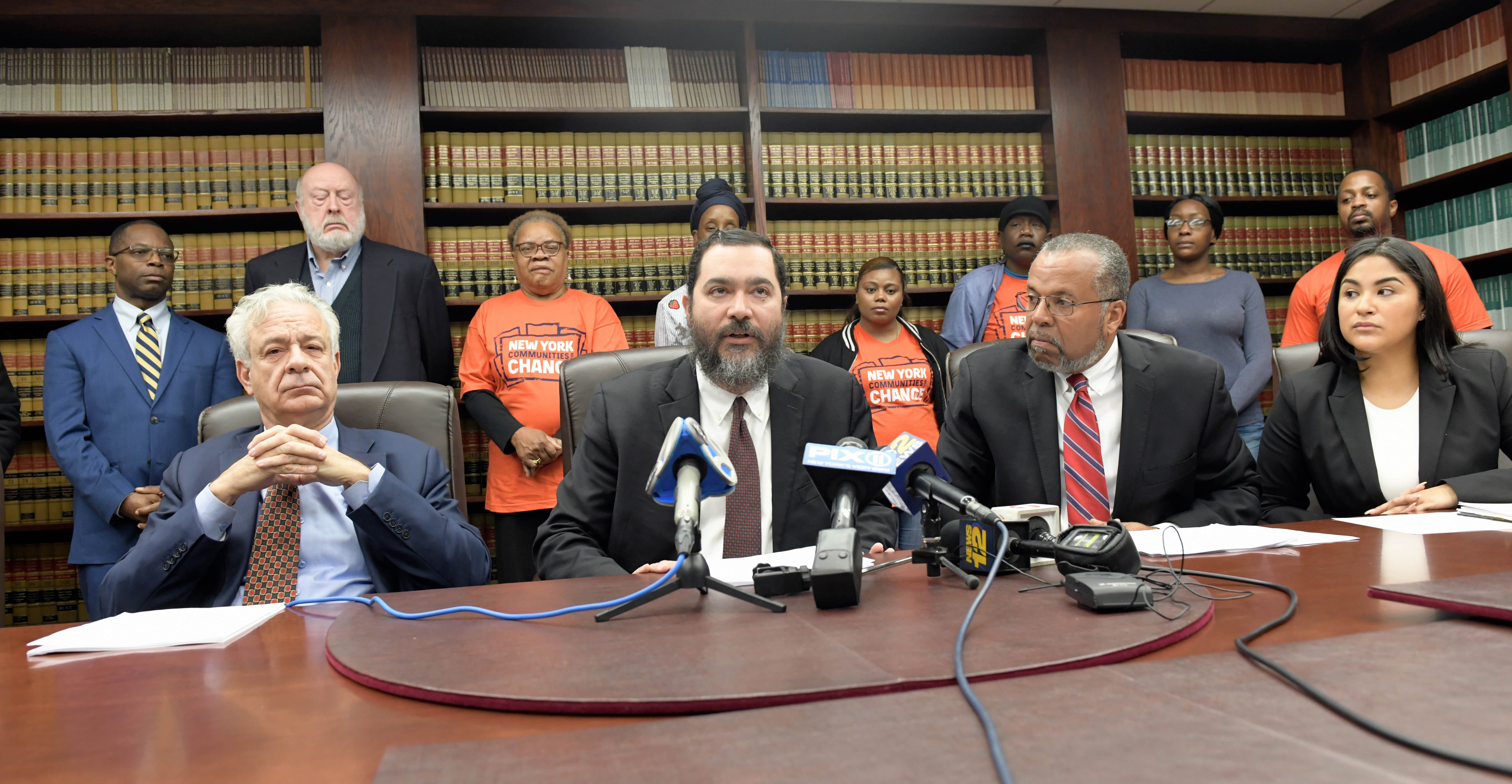 La crisis de la escuela de Hempstead persiste mientras Garden City prospera