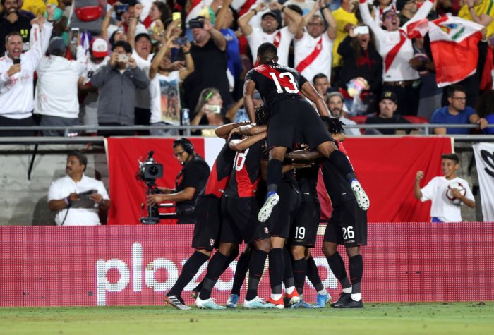 Perú, con gol de Abram, vence 1-0 a Brasil y se venga de la Copa América