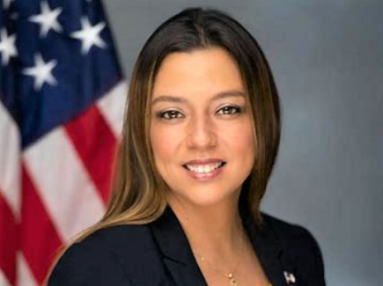 Entregan premio a la senadora estatal Mónica Martínez