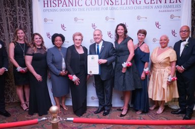 Hispanic Counseling Center celebró Gala de su 42 Aniversario