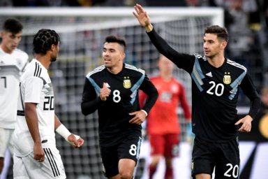Argentina, sin Messi, despierta en la segunda parte e iguala a Alemania