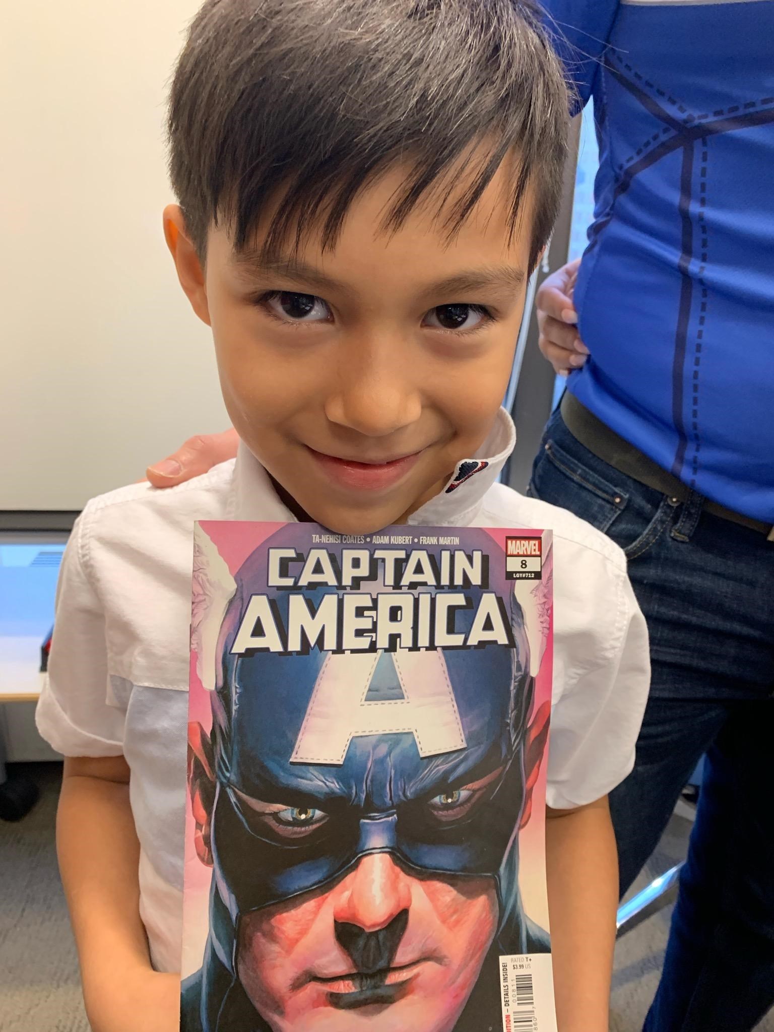 Un pequeño Capitán América hondureño pide asilo ante jueza de inmigración