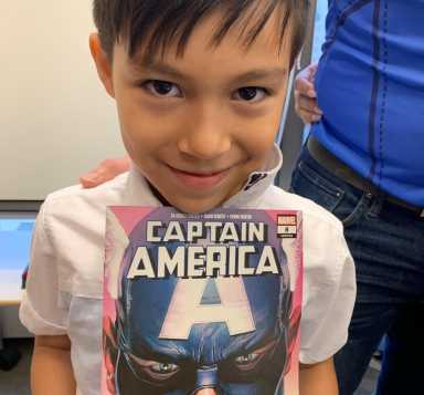 Un pequeño Capitán América pide asilo ante una jueza de inmigración