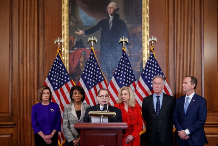 Demócratas imputan a Trump cargos de abuso de poder y obstrucción al Congreso