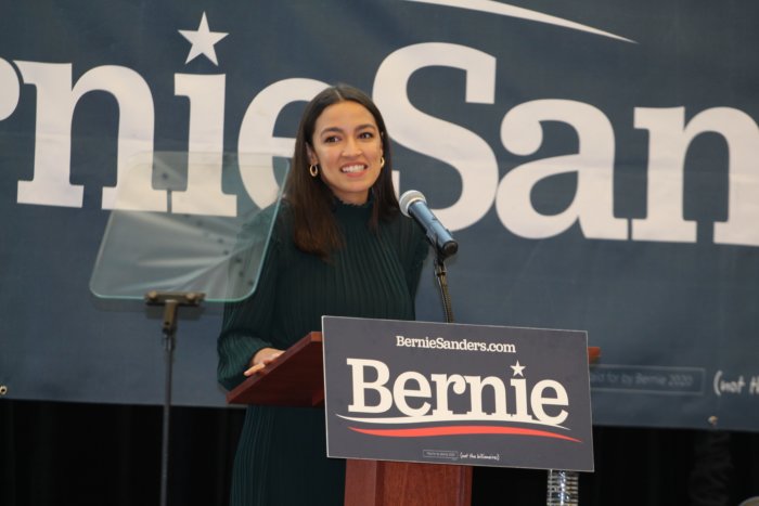 Ocasio-Cortez: Trump se siente 'amenazado por las mujeres de color'