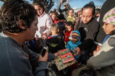 Inmigrantes afrontan la Navidad con nostalgia y la ilusión del 'Sueño Americano'