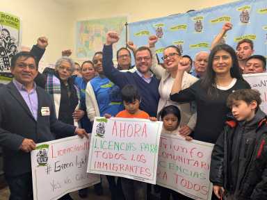 ¡Luz Verde al final del túnel! Inmigrantes ya pueden solicitar licencias de conducir