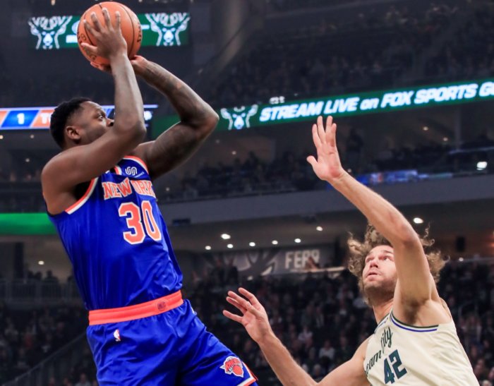 Randle lidera a Knicks mientras que Irving no jugó para Nets por muerte Bryant